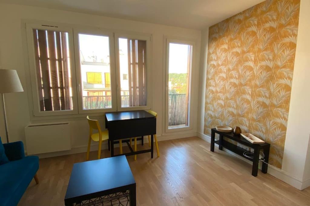 Beau Studio Cosy Et Calme - Face A La Gare De Rosny-Sous-Bois - 20Mn De Paris Et Disneyland المظهر الخارجي الصورة